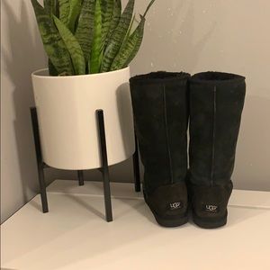 Women’s Tall Black Uggs size 9